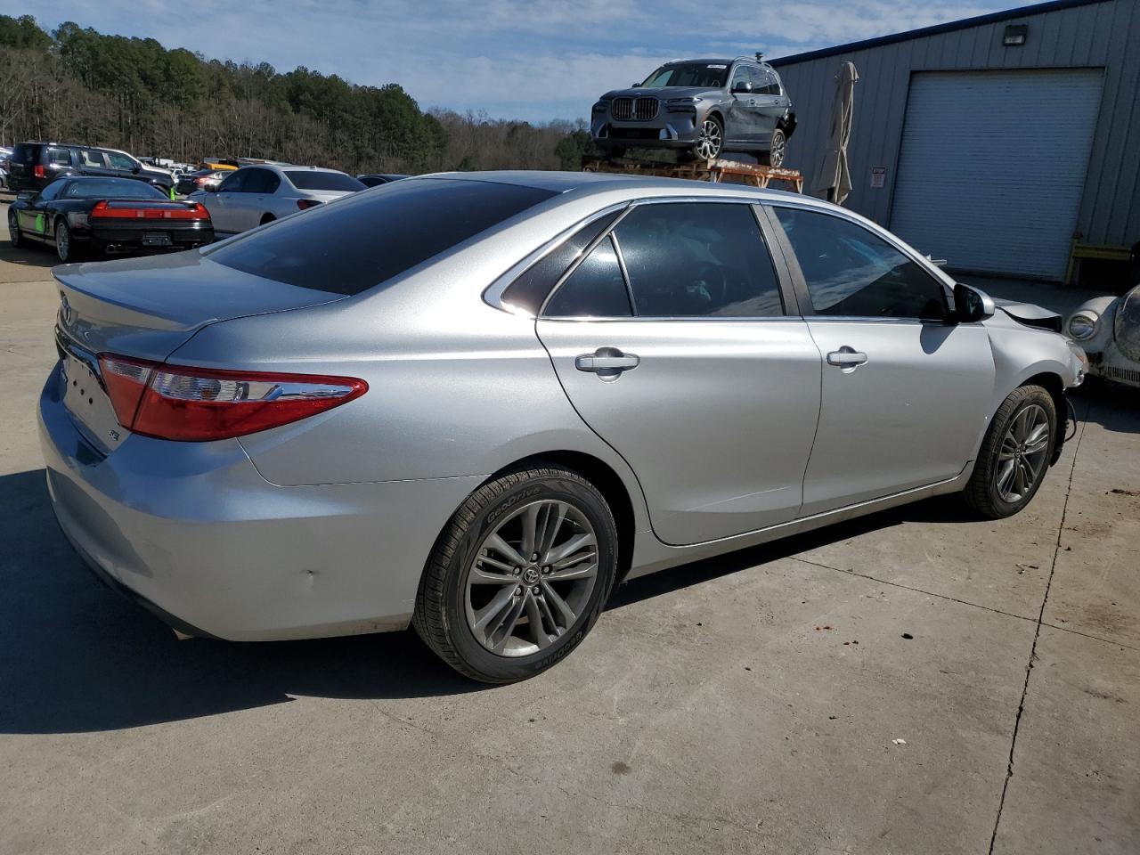 2017 TOYOTA CAMRY LE - Фото 3