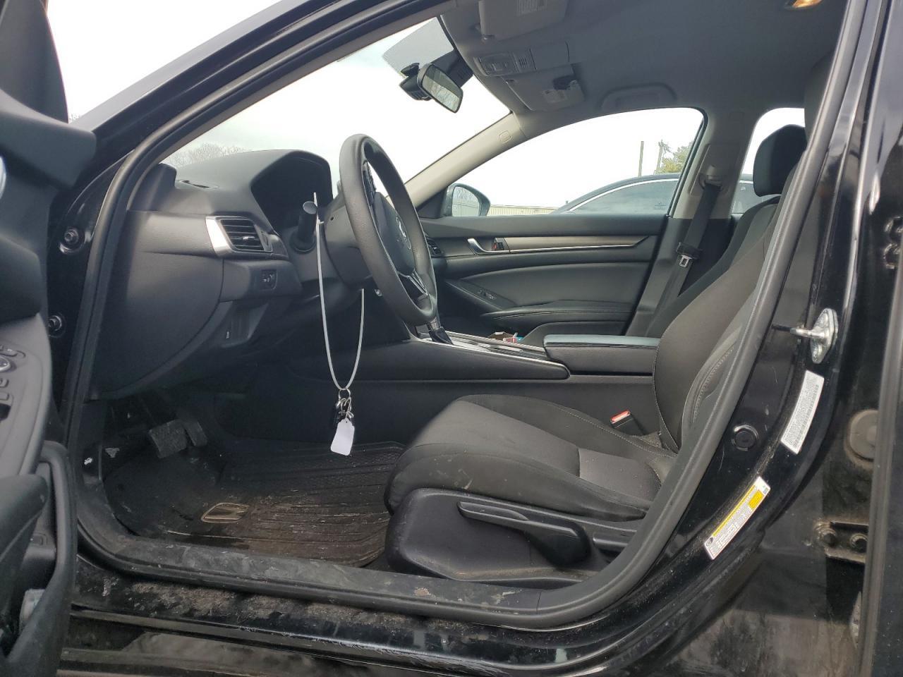 2018 HONDA ACCORD LX - Image 7