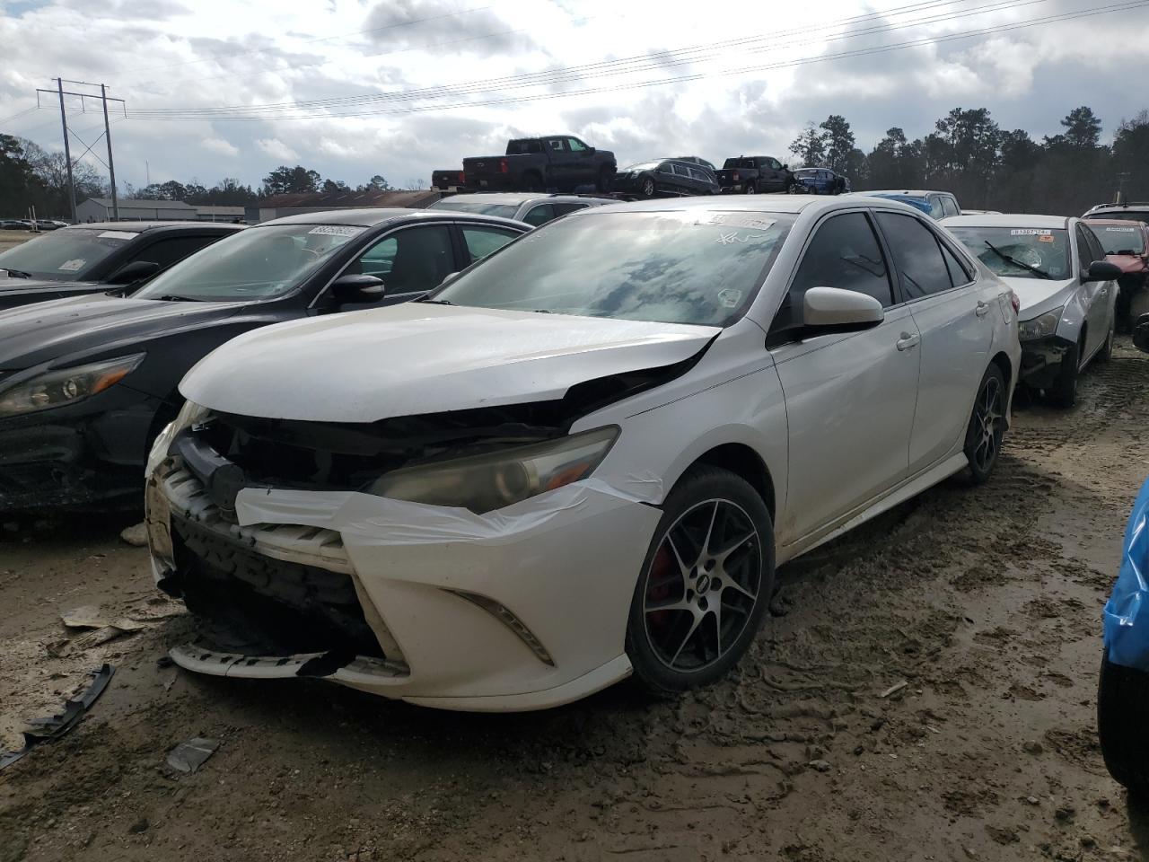 2016 TOYOTA CAMRY LE
