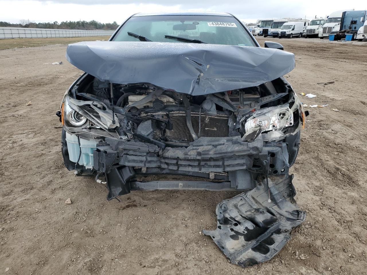 2017 TOYOTA CAMRY LE - Фото 5