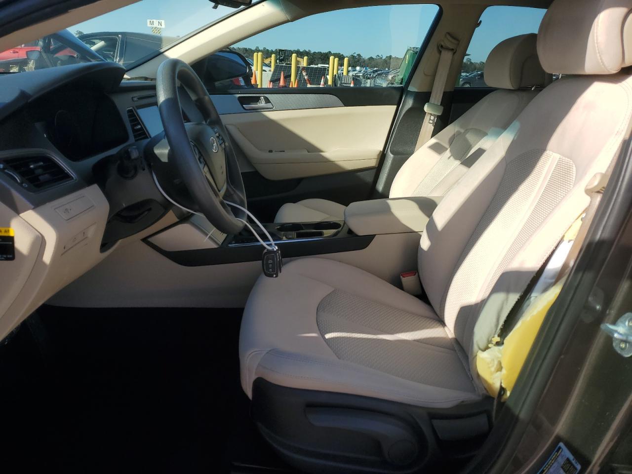 2017 HYUNDAI SONATA SE - Фото 7