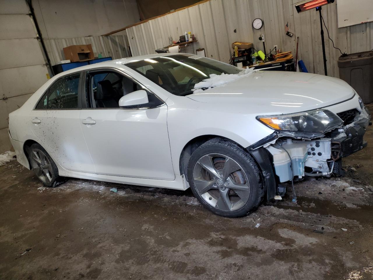 2014 TOYOTA CAMRY L - Image 4