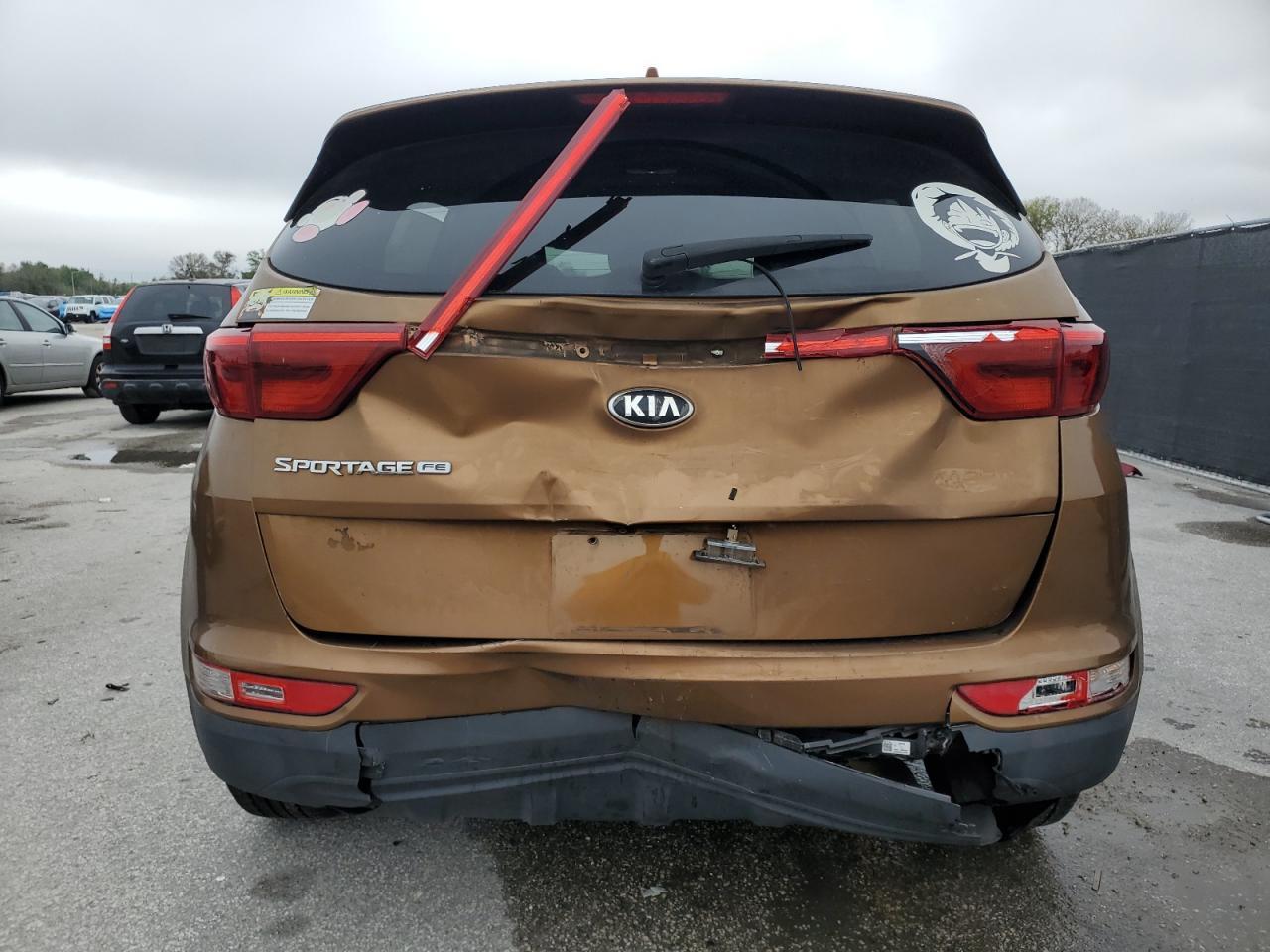 2017 KIA SPORTAGE L - Image 6