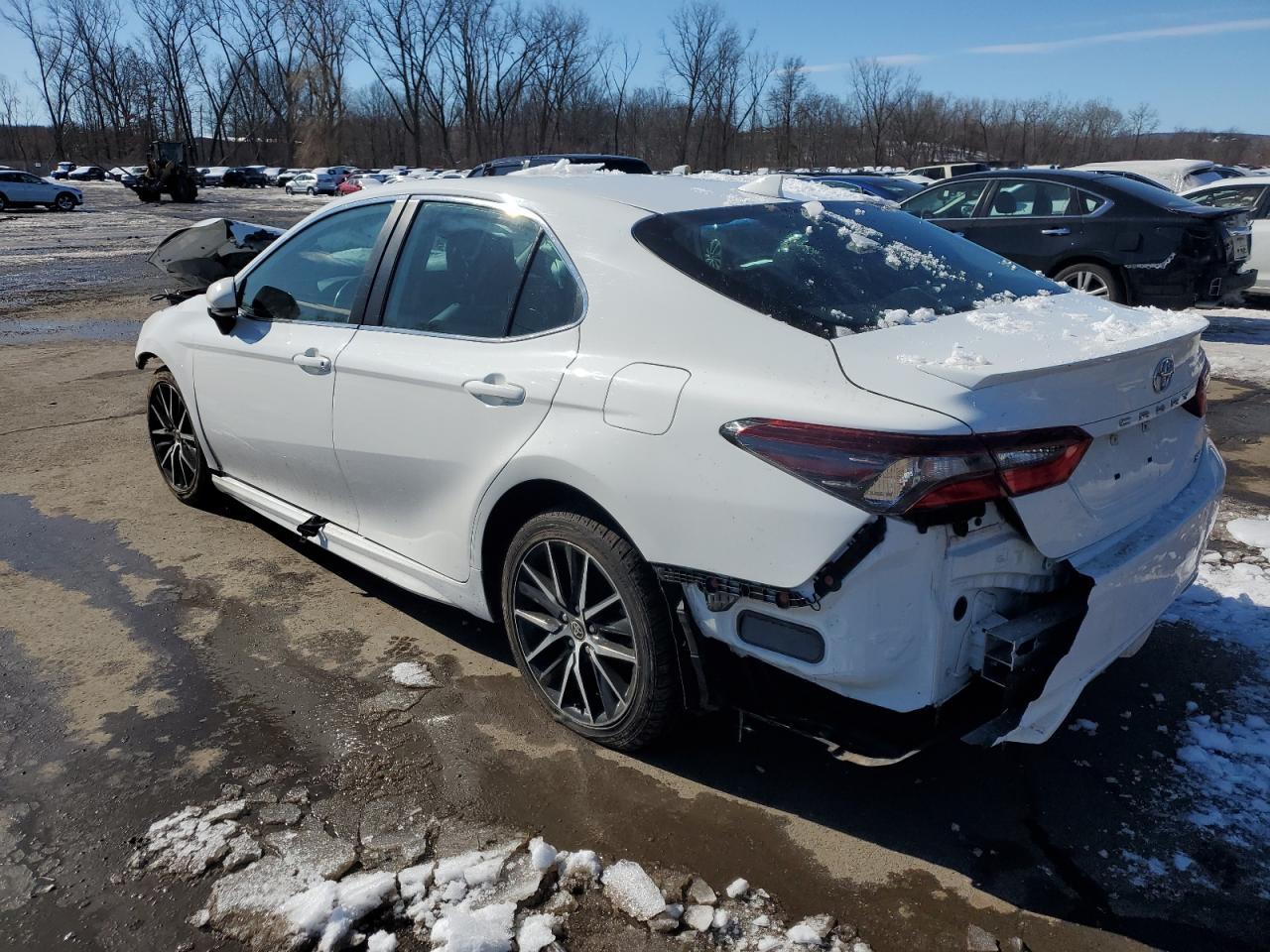 2021 TOYOTA CAMRY SE - Фото 2