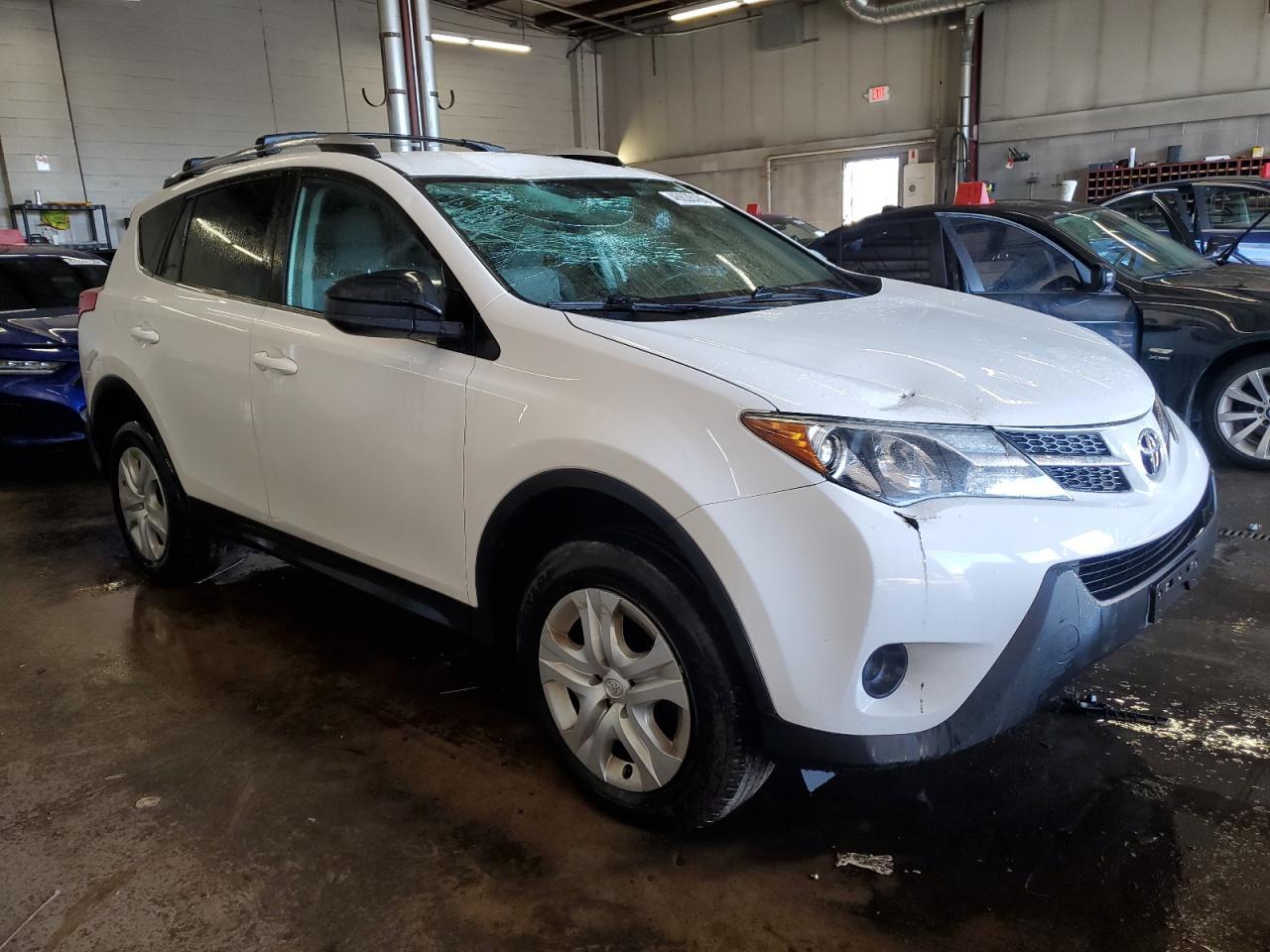 2015 TOYOTA RAV4 LE - Фото 4