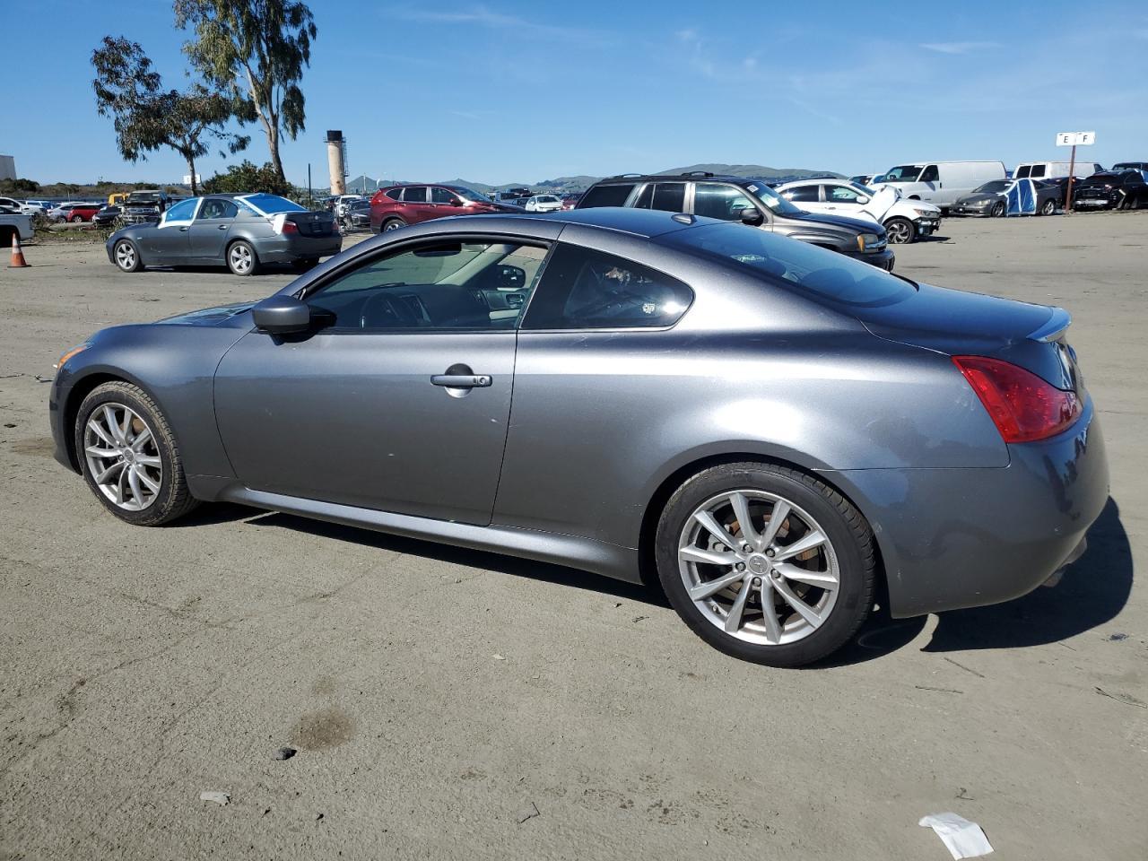 2012 INFINITI G37 BASE - Фото 2