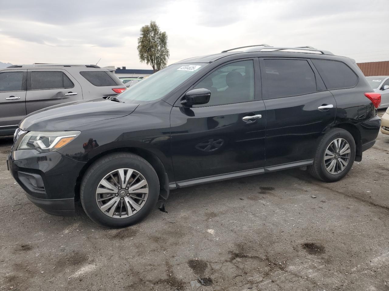 2017 NISSAN PATHFINDER