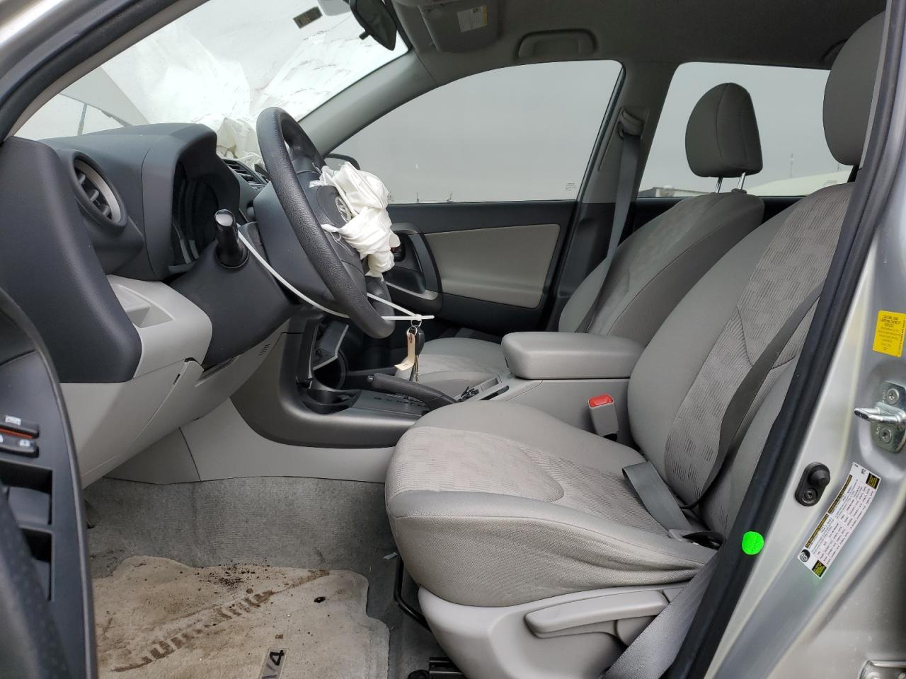 2011 TOYOTA RAV4 - Фото 7