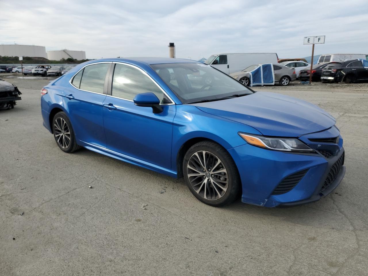2020 TOYOTA CAMRY SE - Фото 4