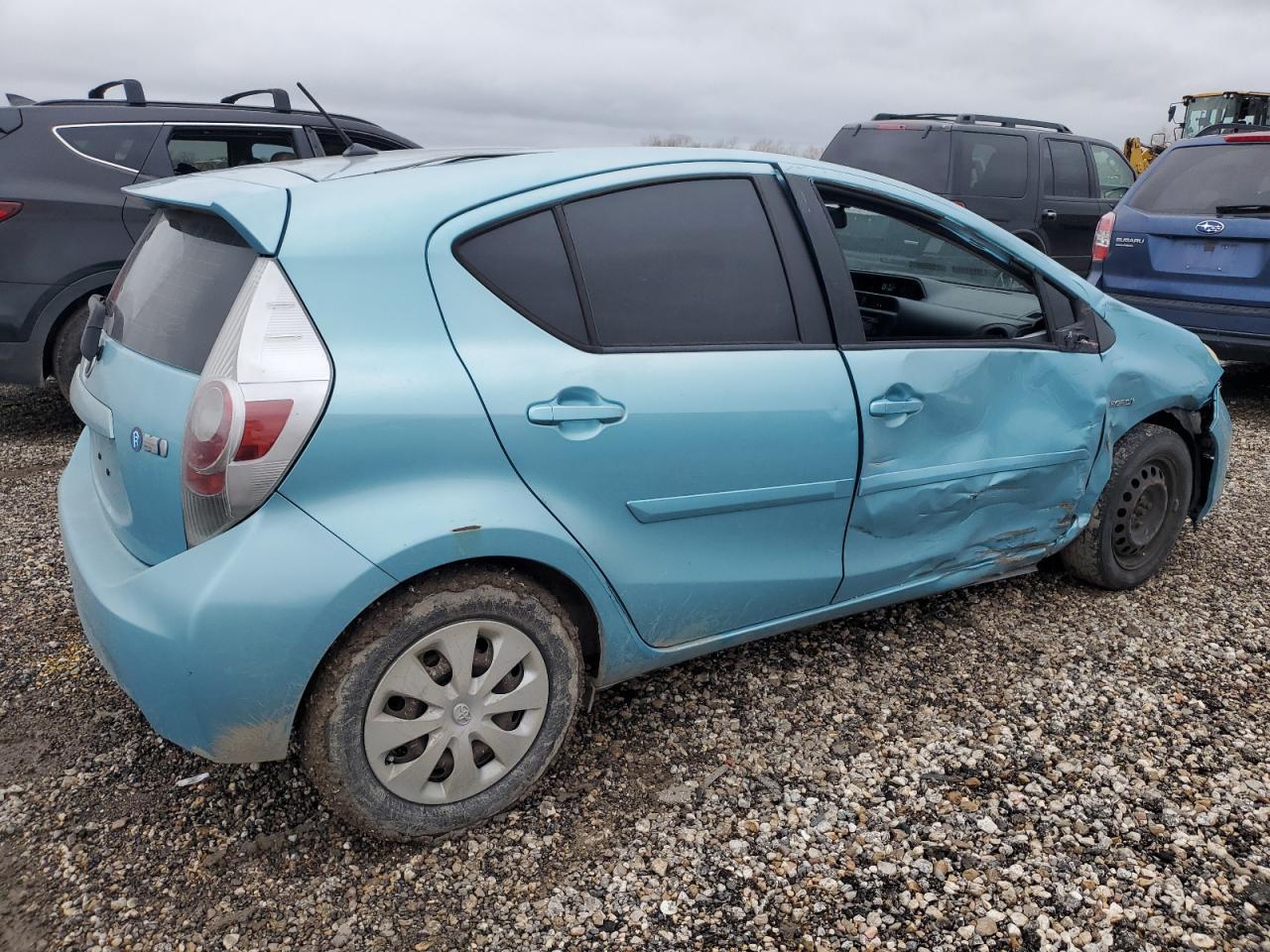 2013 TOYOTA PRIUS C - Фото 3