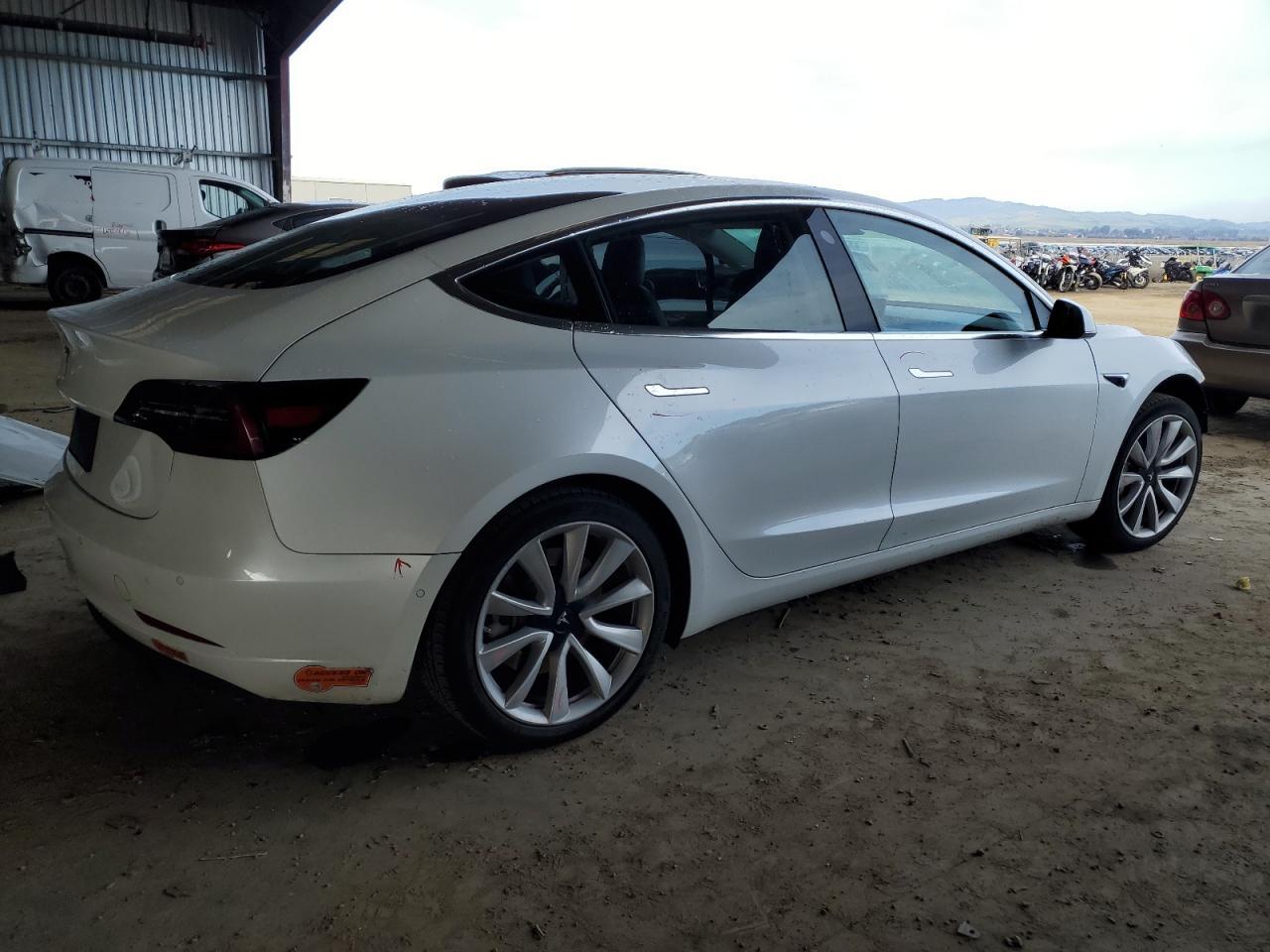 2019 TESLA MODEL 3 - Image 3