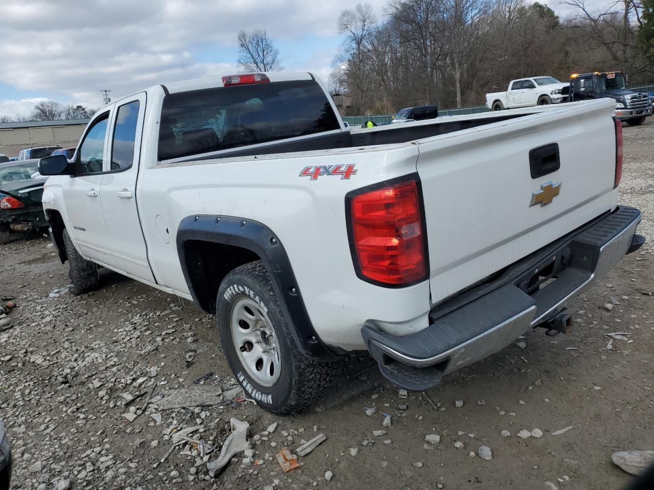2015 CHEVROLET SILVERADO - Image 2