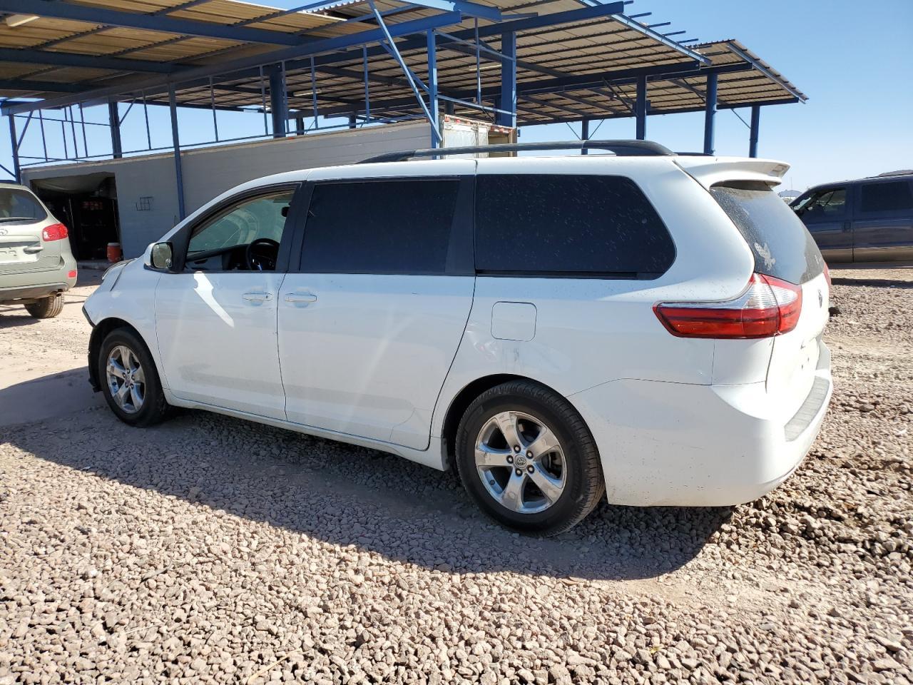 2015 TOYOTA SIENNA - Фото 2