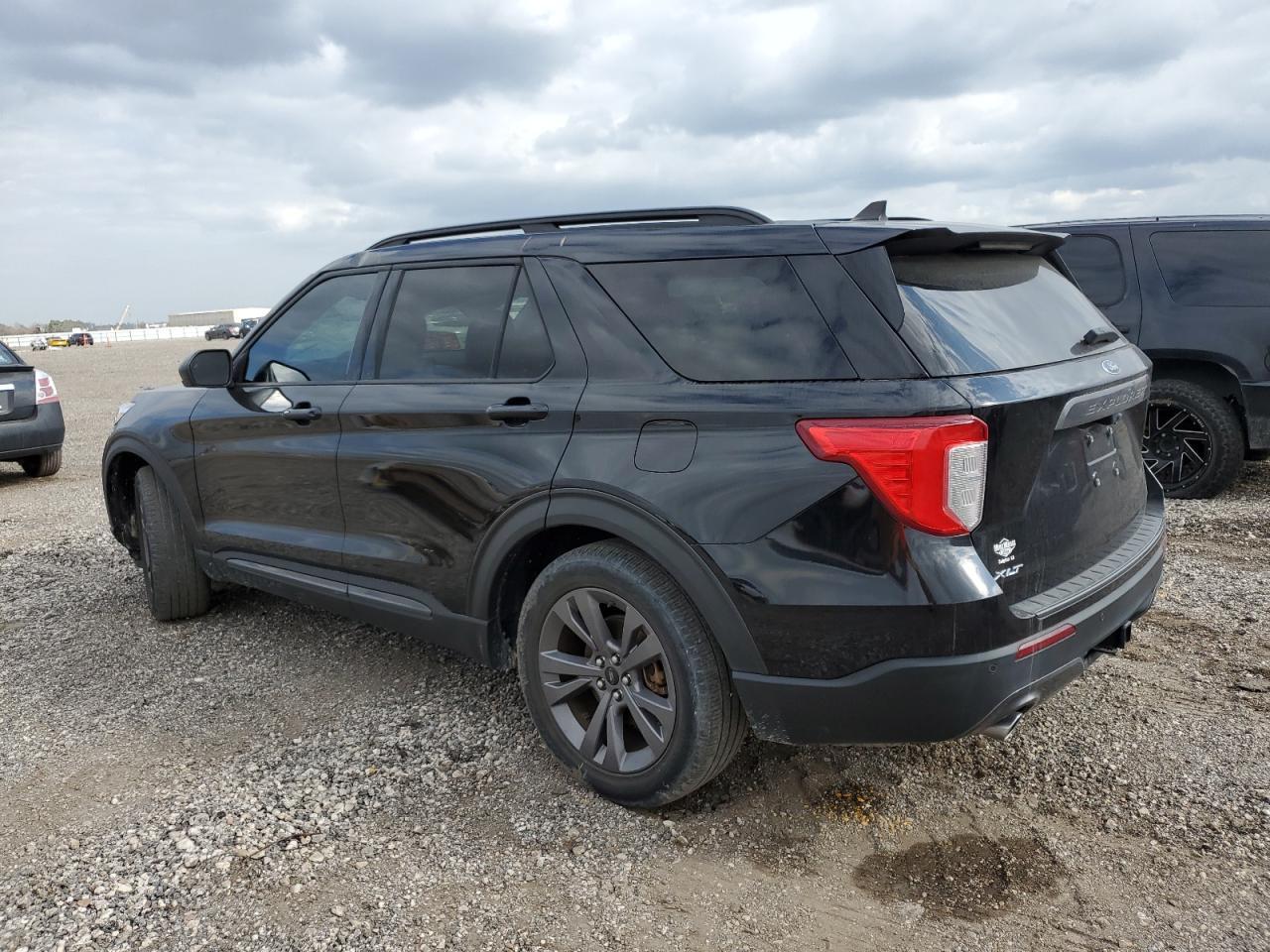 2022 FORD EXPLORER X - Image 2