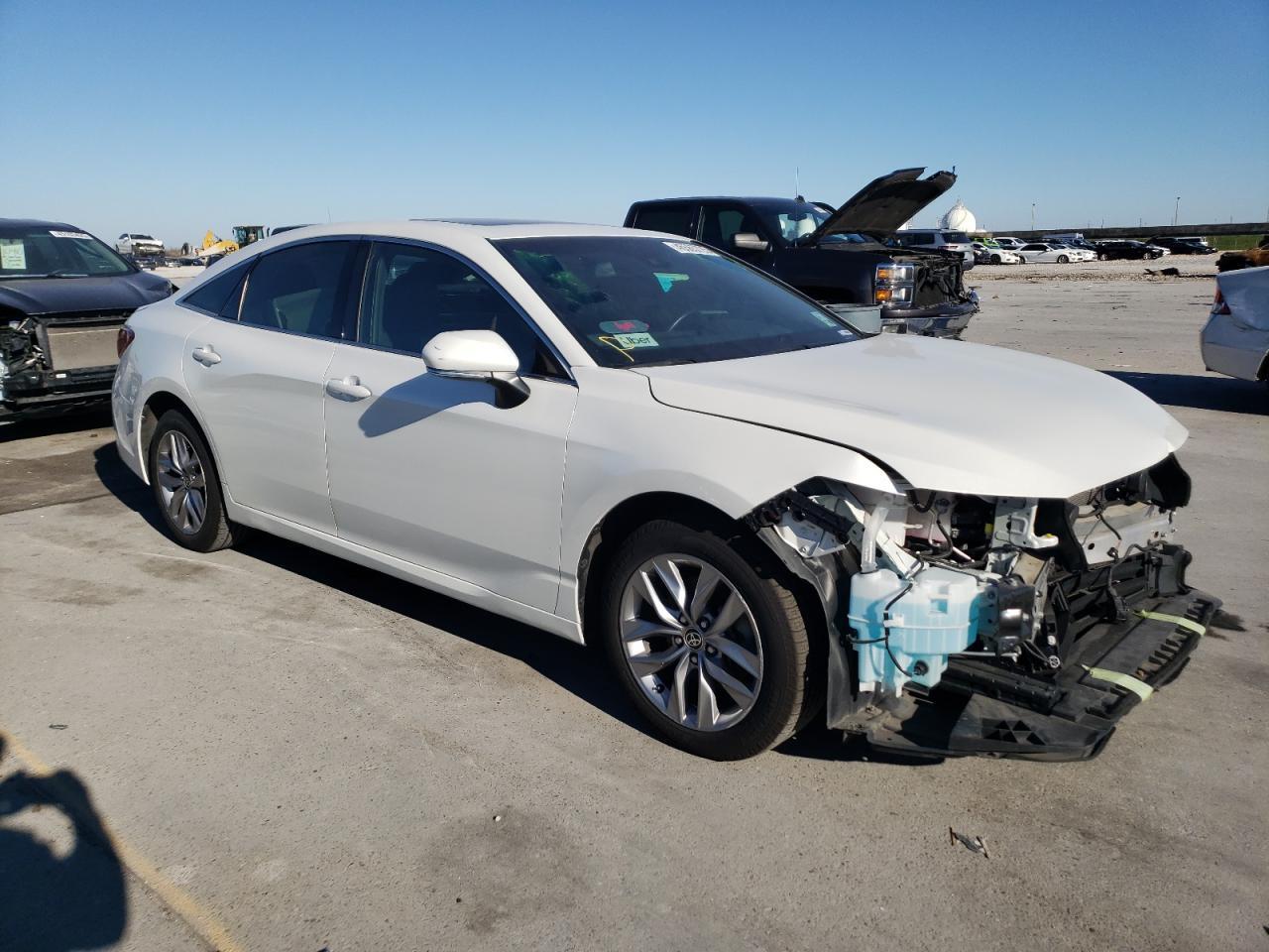 2022 TOYOTA AVALON XLE - Image 4