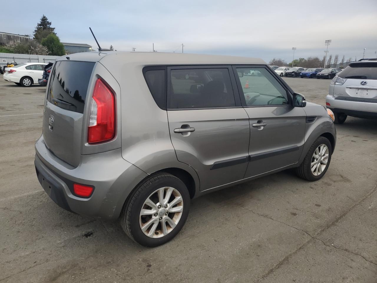2013 KIA SOUL + - Image 3