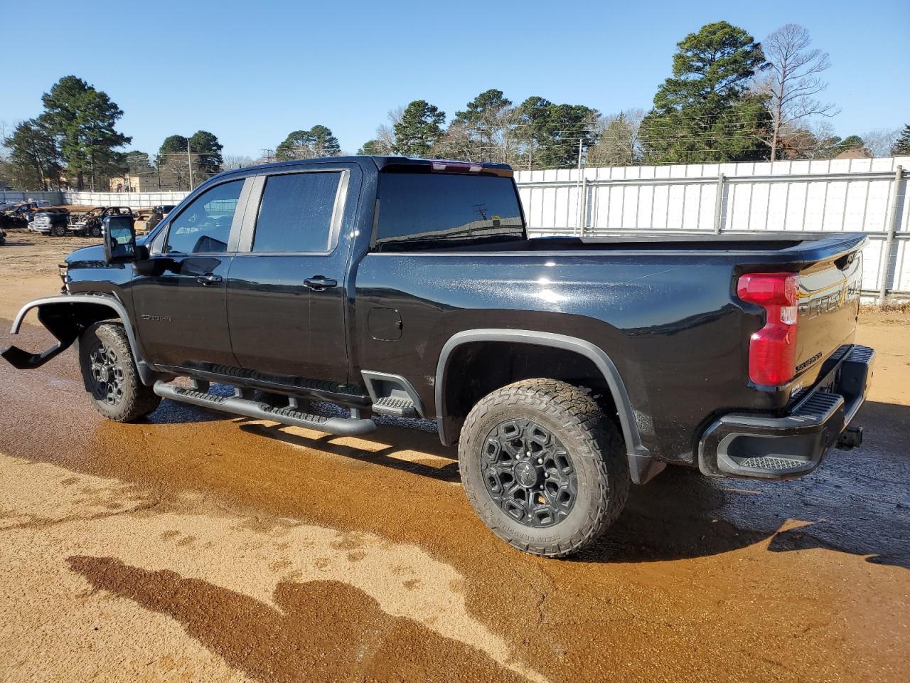 2023 CHEVROLET SILVERADO - Image 2