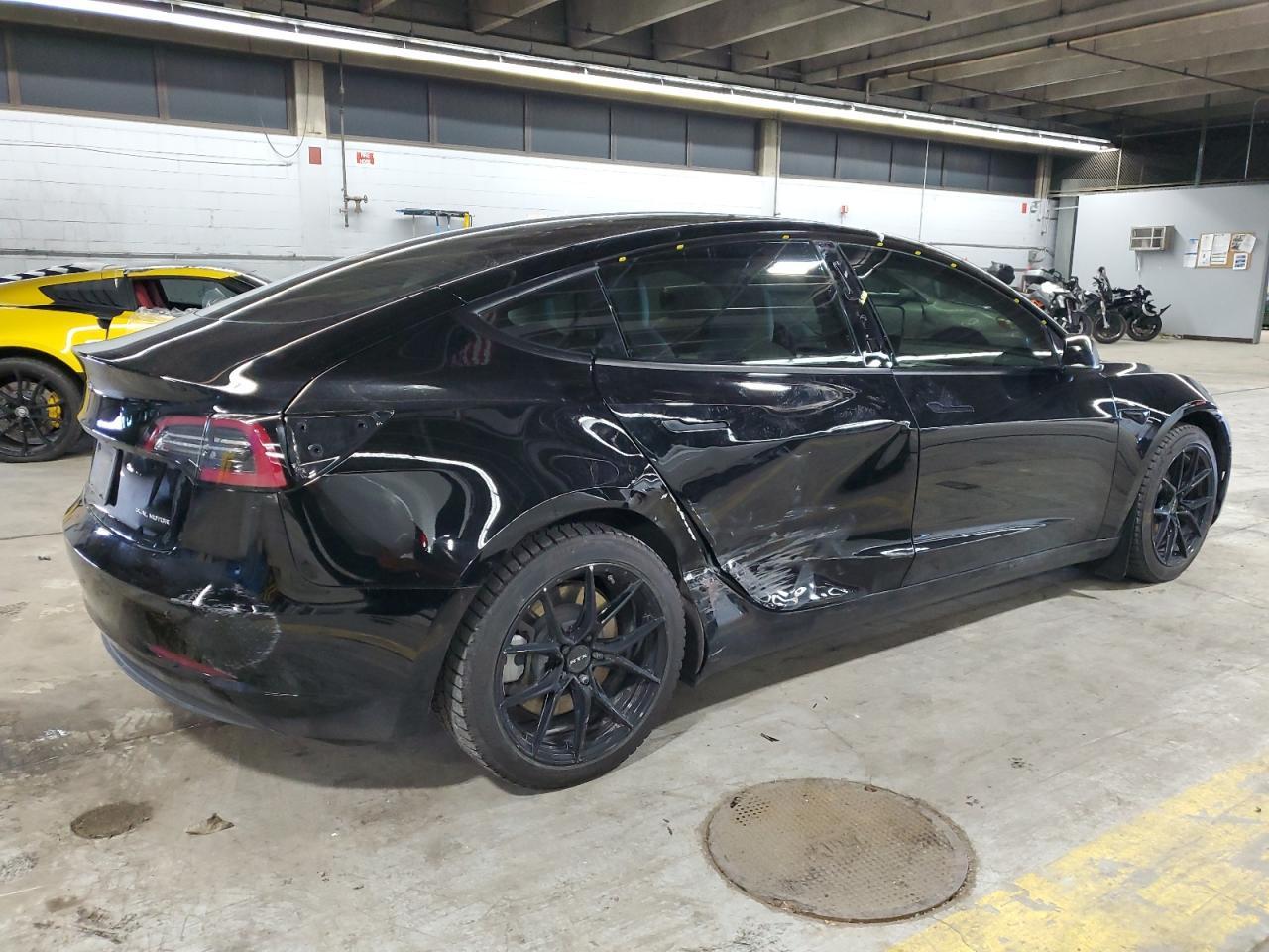 2022 TESLA MODEL 3 - Image 3