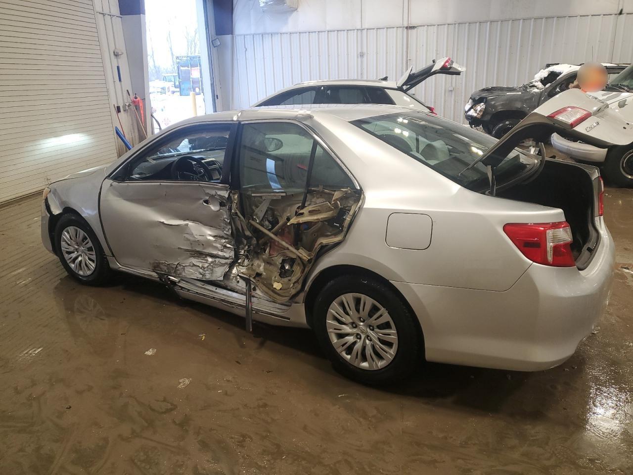 2012 TOYOTA CAMRY BASE - Фото 2