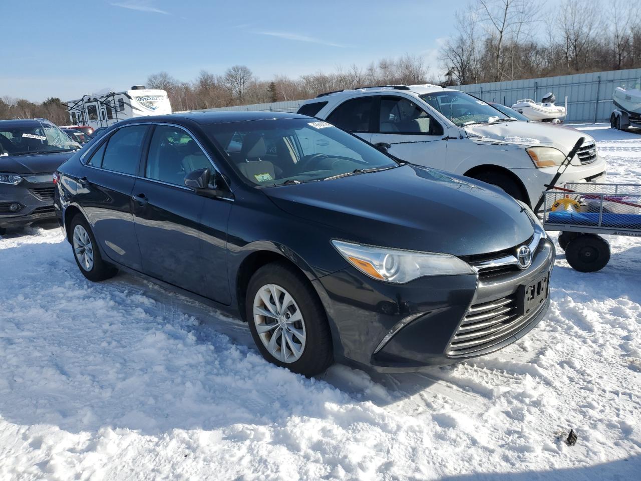 2017 TOYOTA CAMRY LE - Фото 4