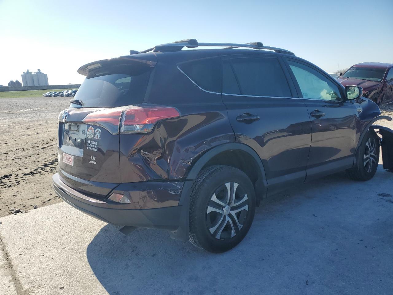 2017 TOYOTA RAV4 LE - Фото 3