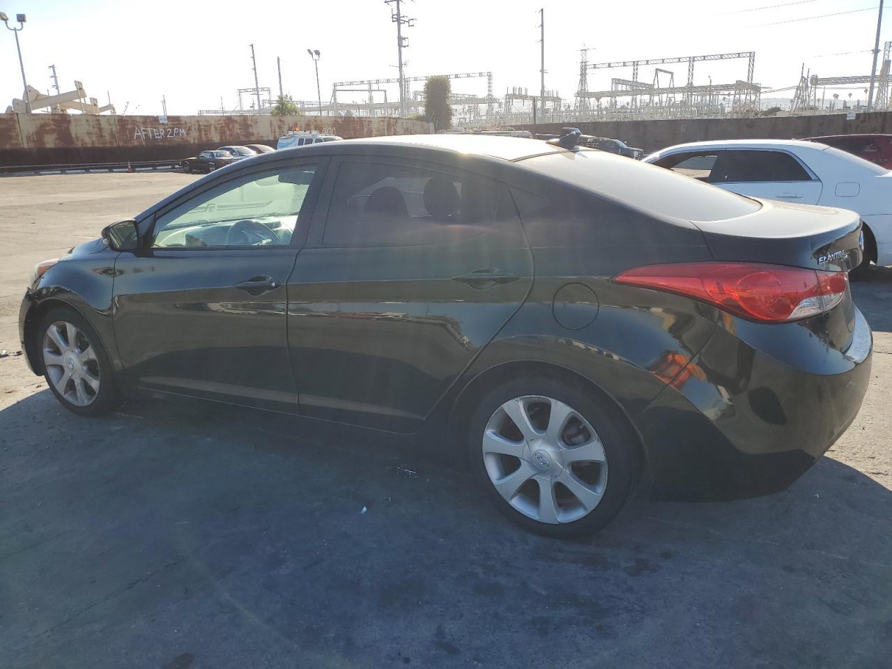 2013 HYUNDAI ELANTRA GL - Image 2