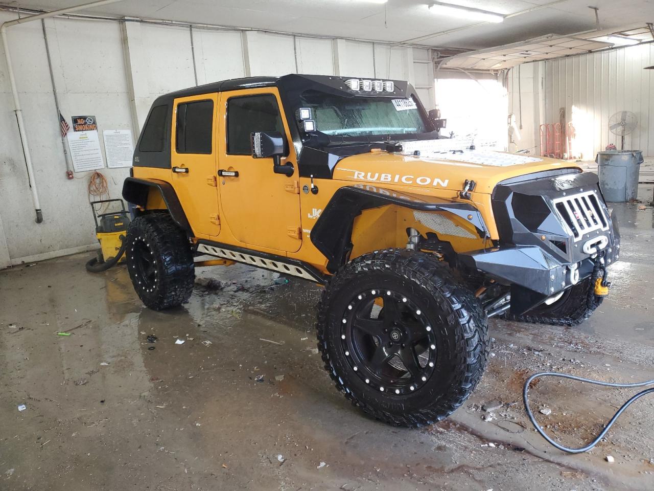 2012 JEEP WRANGLER U - Image 4