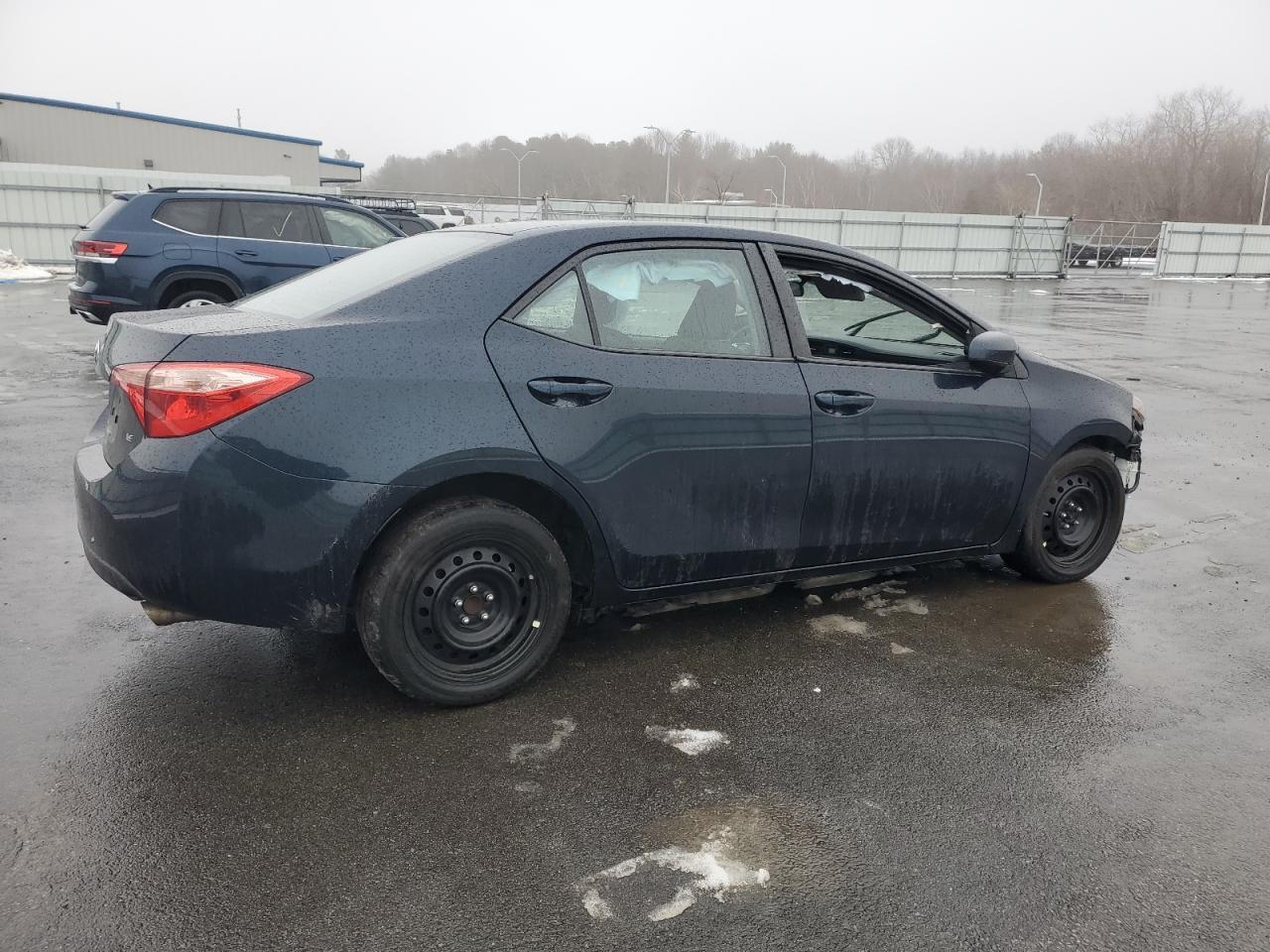 2019 TOYOTA COROLLA L - Фото 3
