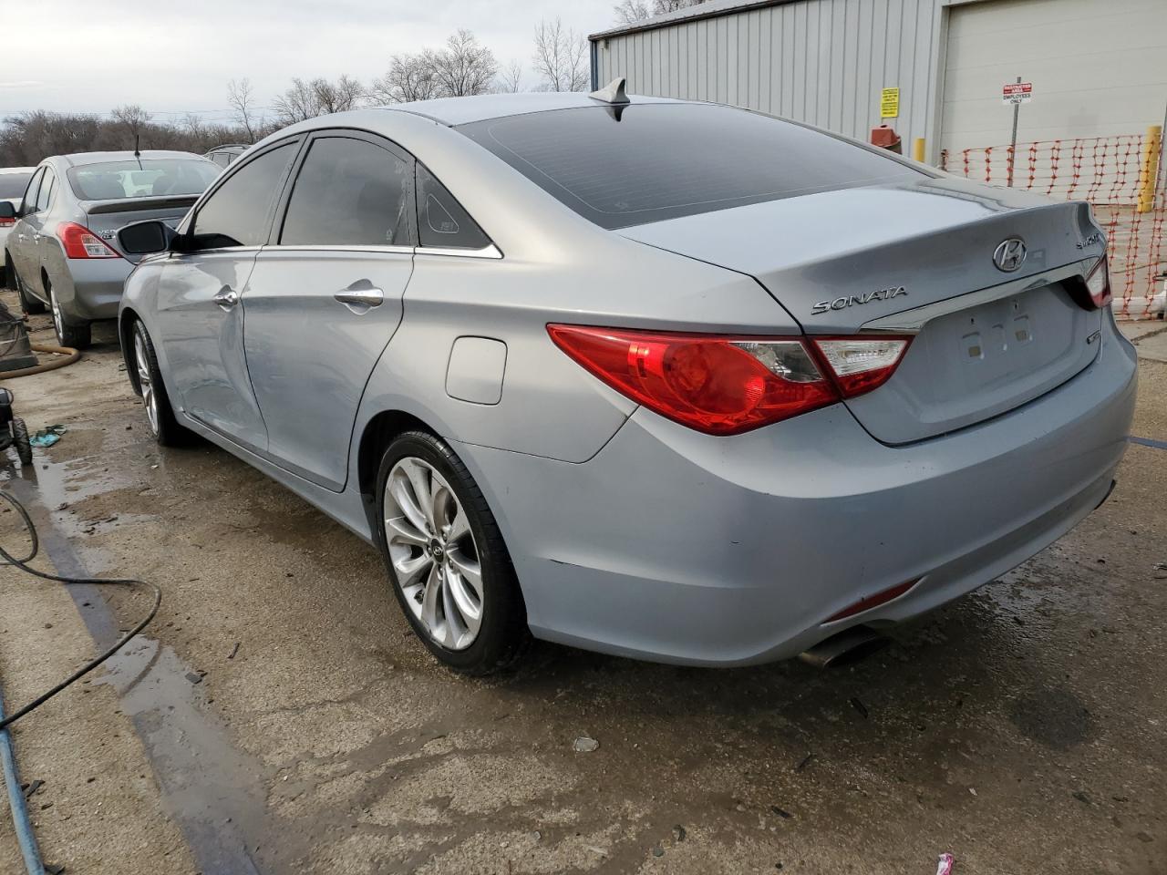 2011 HYUNDAI SONATA SE - Image 2