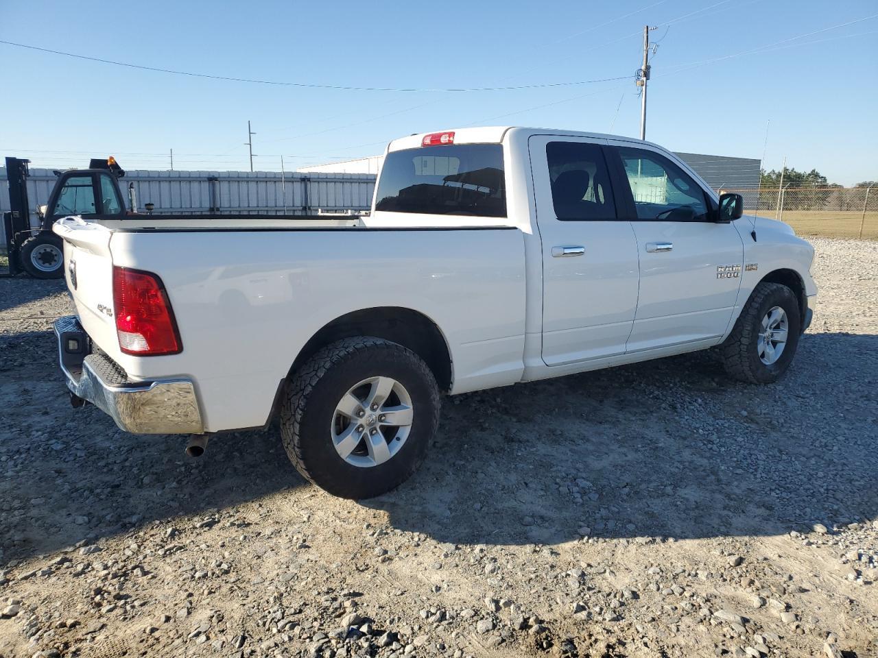 2017 RAM 1500 SLT - Image 3