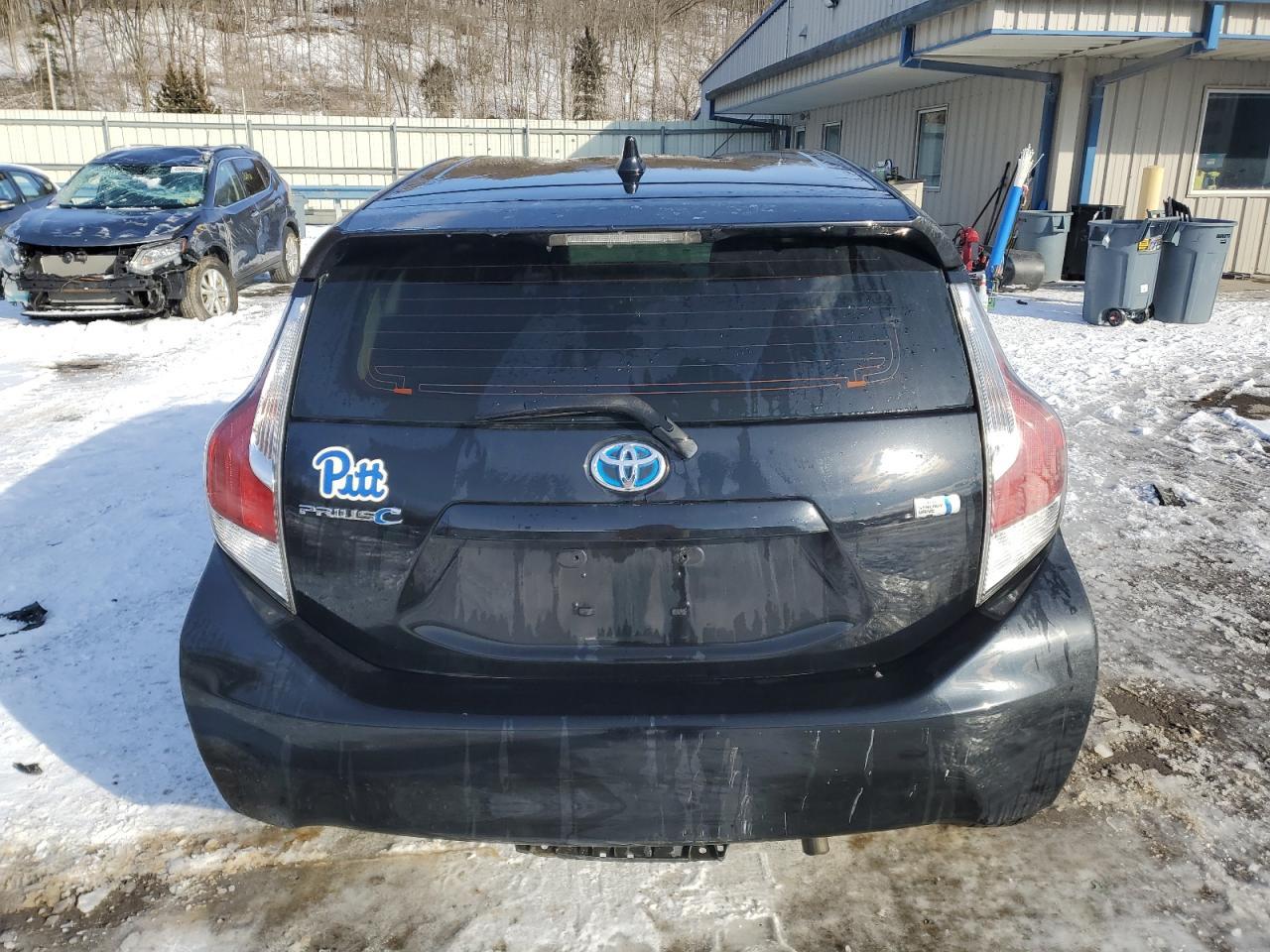 2015 TOYOTA PRIUS C - Image 6