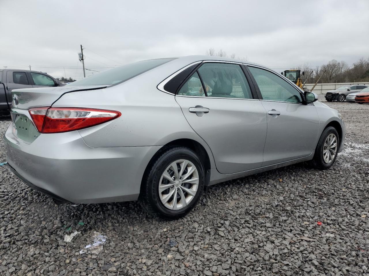 2015 TOYOTA CAMRY LE - Фото 3