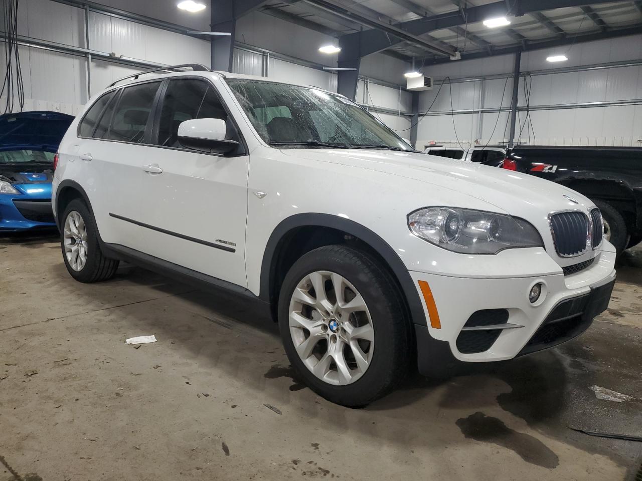 2013 BMW X5 XDRIVE3 - Image 4