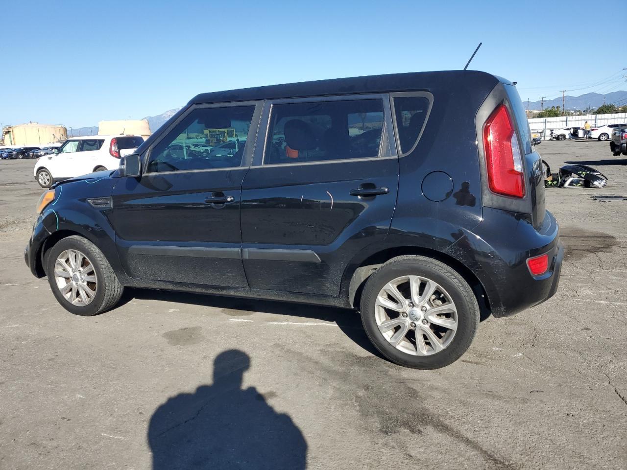 2013 KIA SOUL + - Image 2