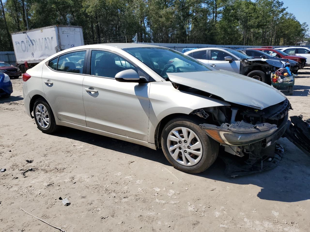 2017 HYUNDAI ELANTRA SE - Image 4