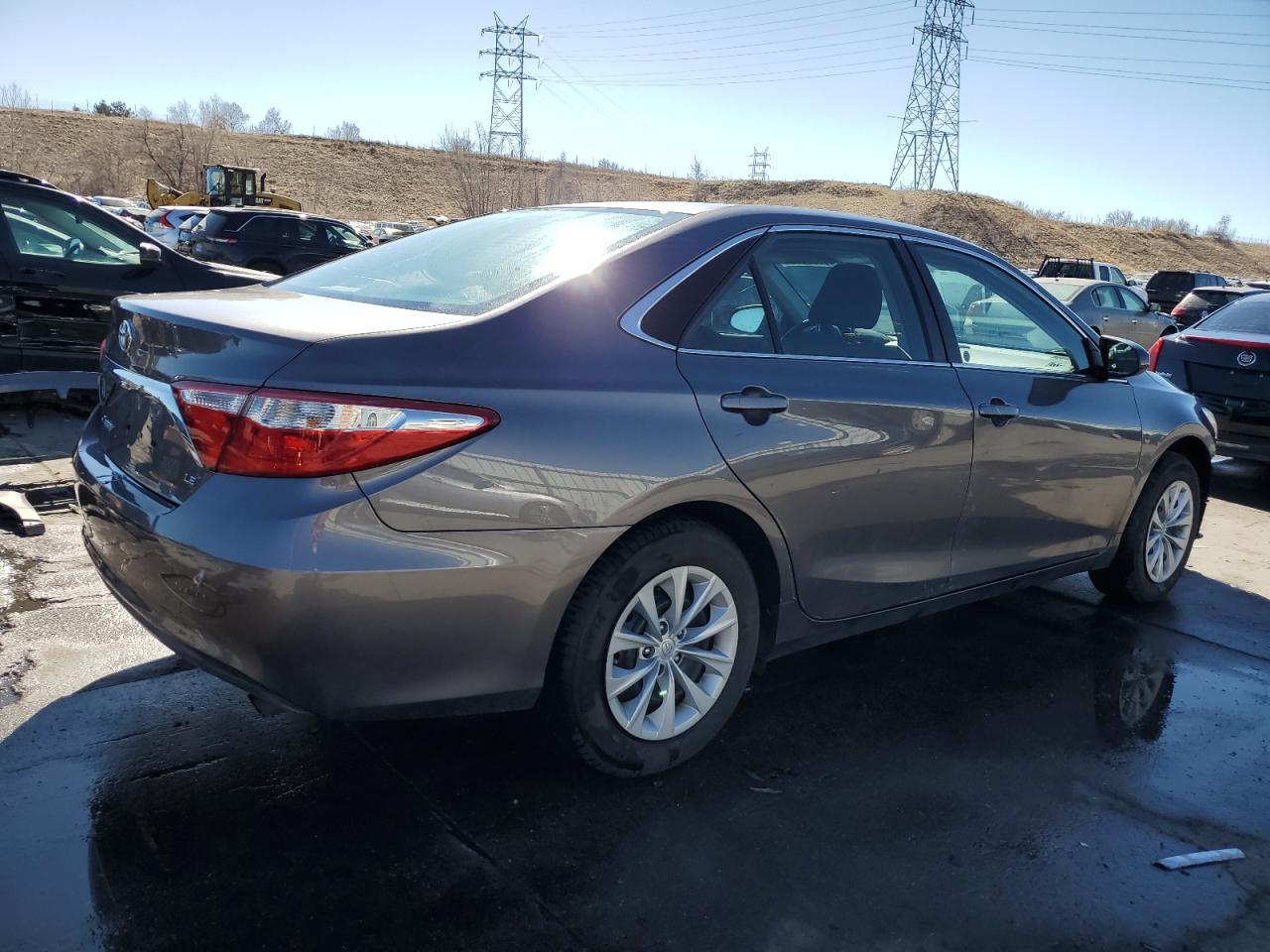 2016 TOYOTA CAMRY LE - Image 3