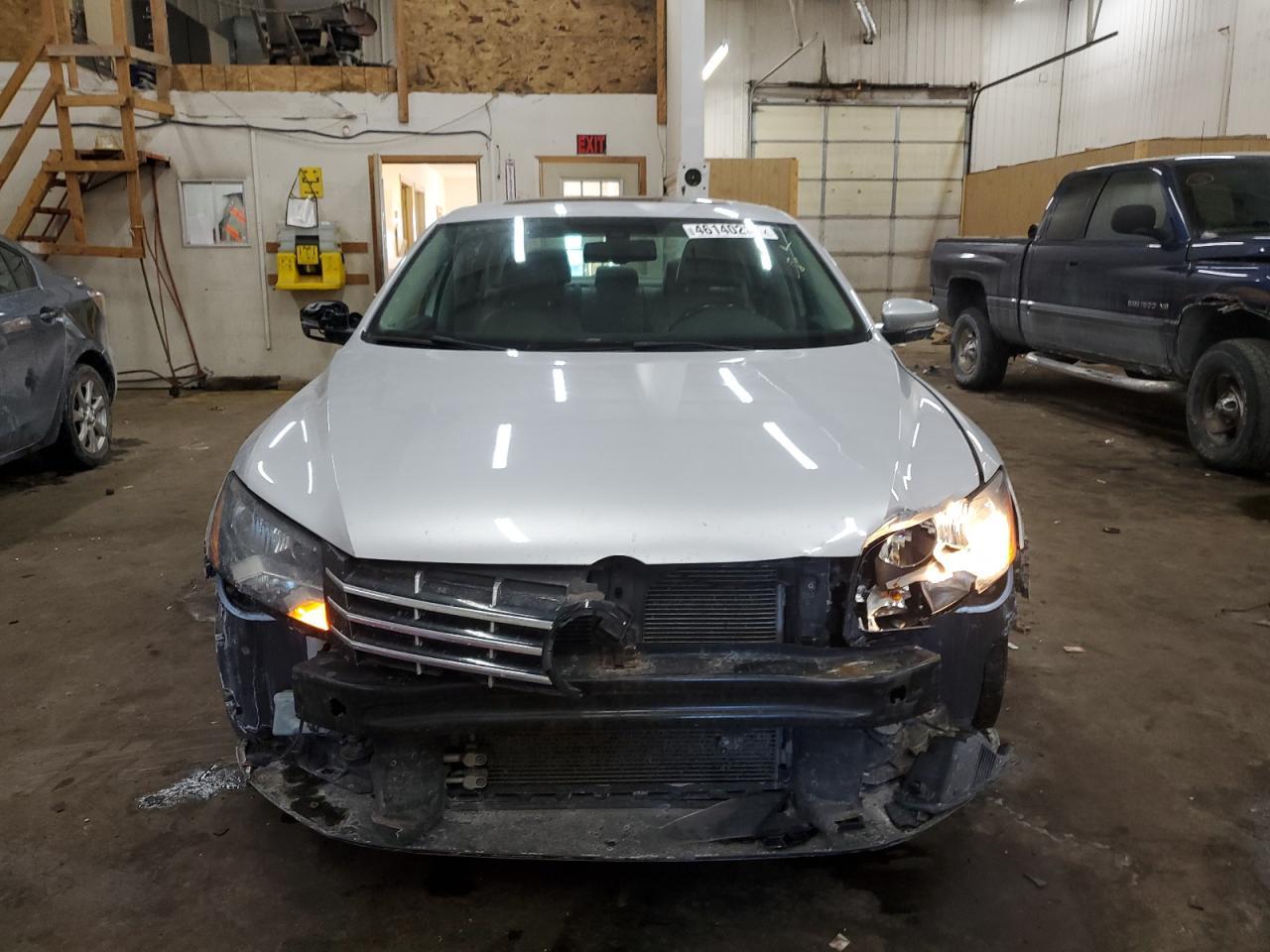 2013 VOLKSWAGEN PASSAT SEL - Image 5