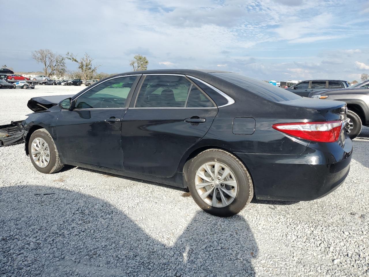 2016 TOYOTA CAMRY LE - Фото 2