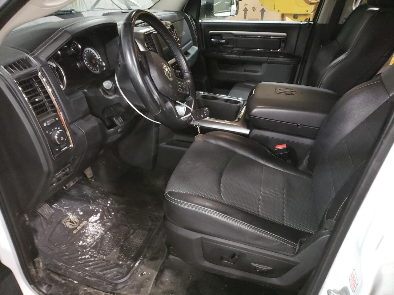 2017 RAM 1500 SPORT - Фото 7