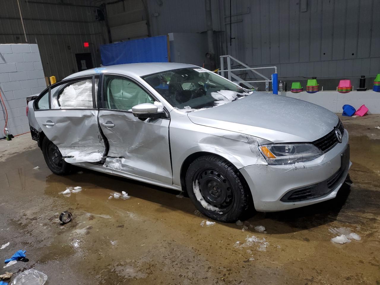 2014 VOLKSWAGEN JETTA SE - Фото 4