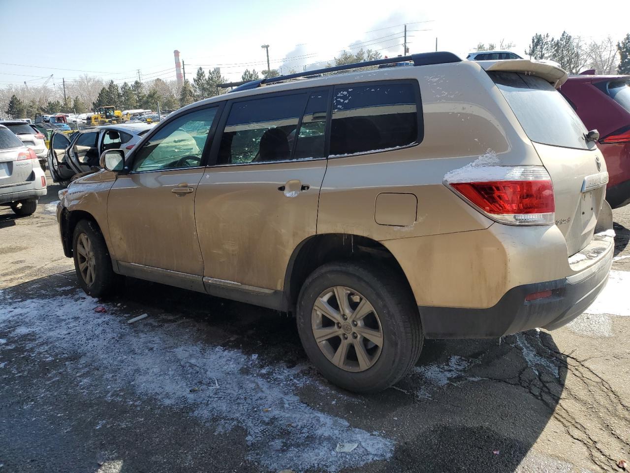 2011 TOYOTA HIGHLANDER - Image 2