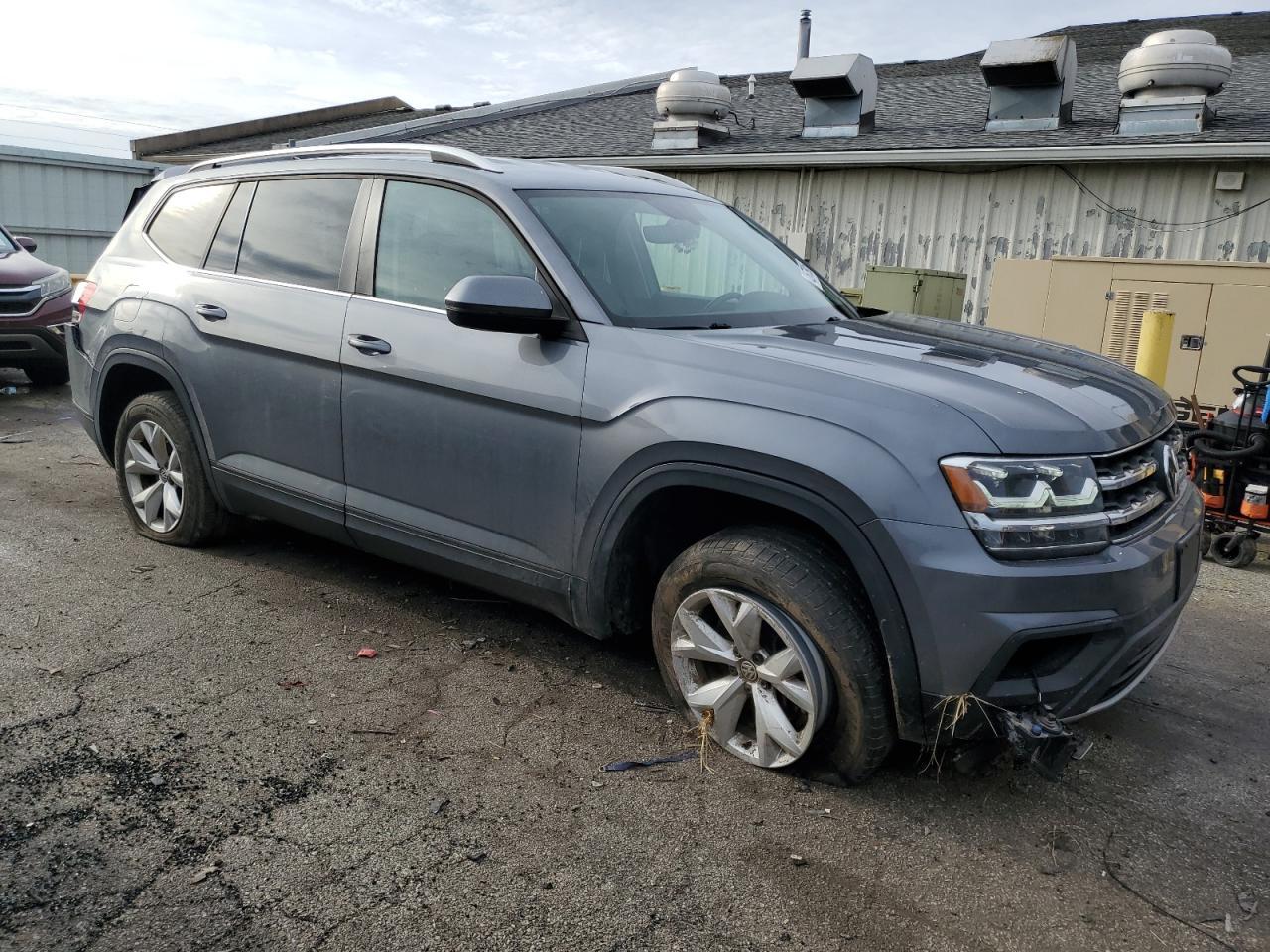 2018 VOLKSWAGEN ATLAS SE - Image 4