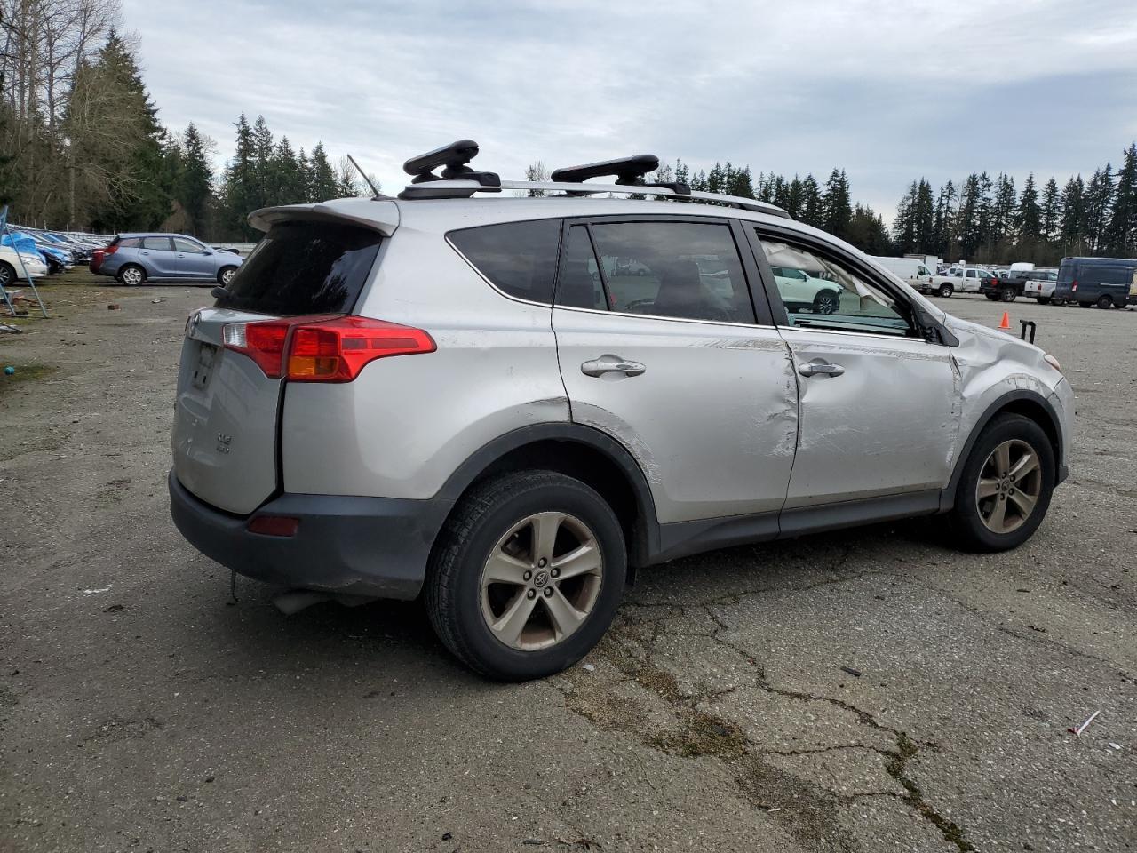 2015 TOYOTA RAV4 XLE - Фото 3