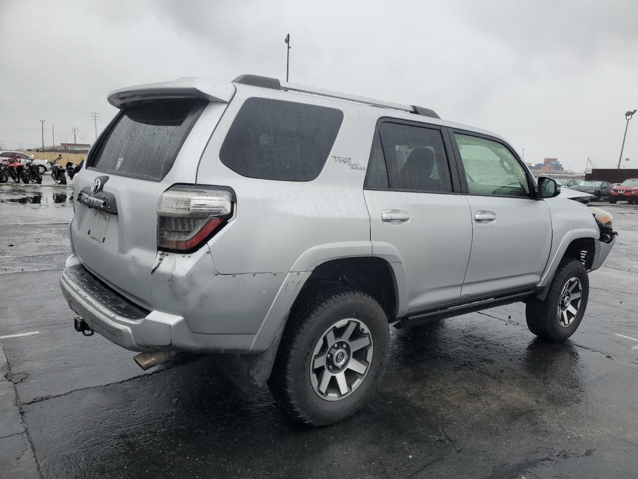2018 TOYOTA 4RUNNER SR - Image 3