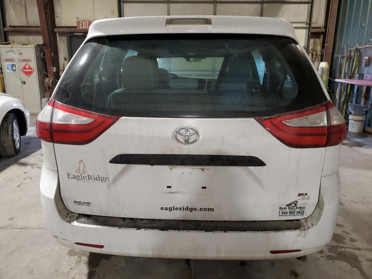 2015 TOYOTA SIENNA - Фото 6