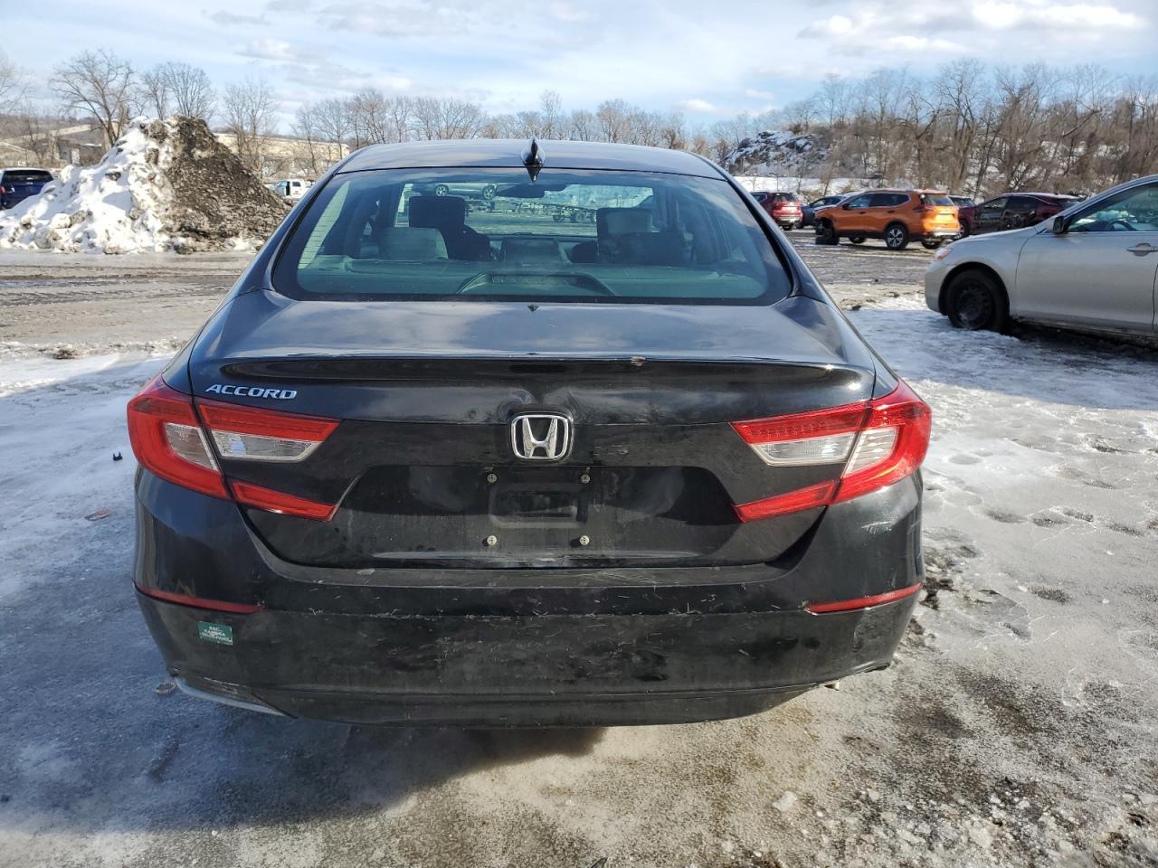 2018 HONDA ACCORD LX - Image 6