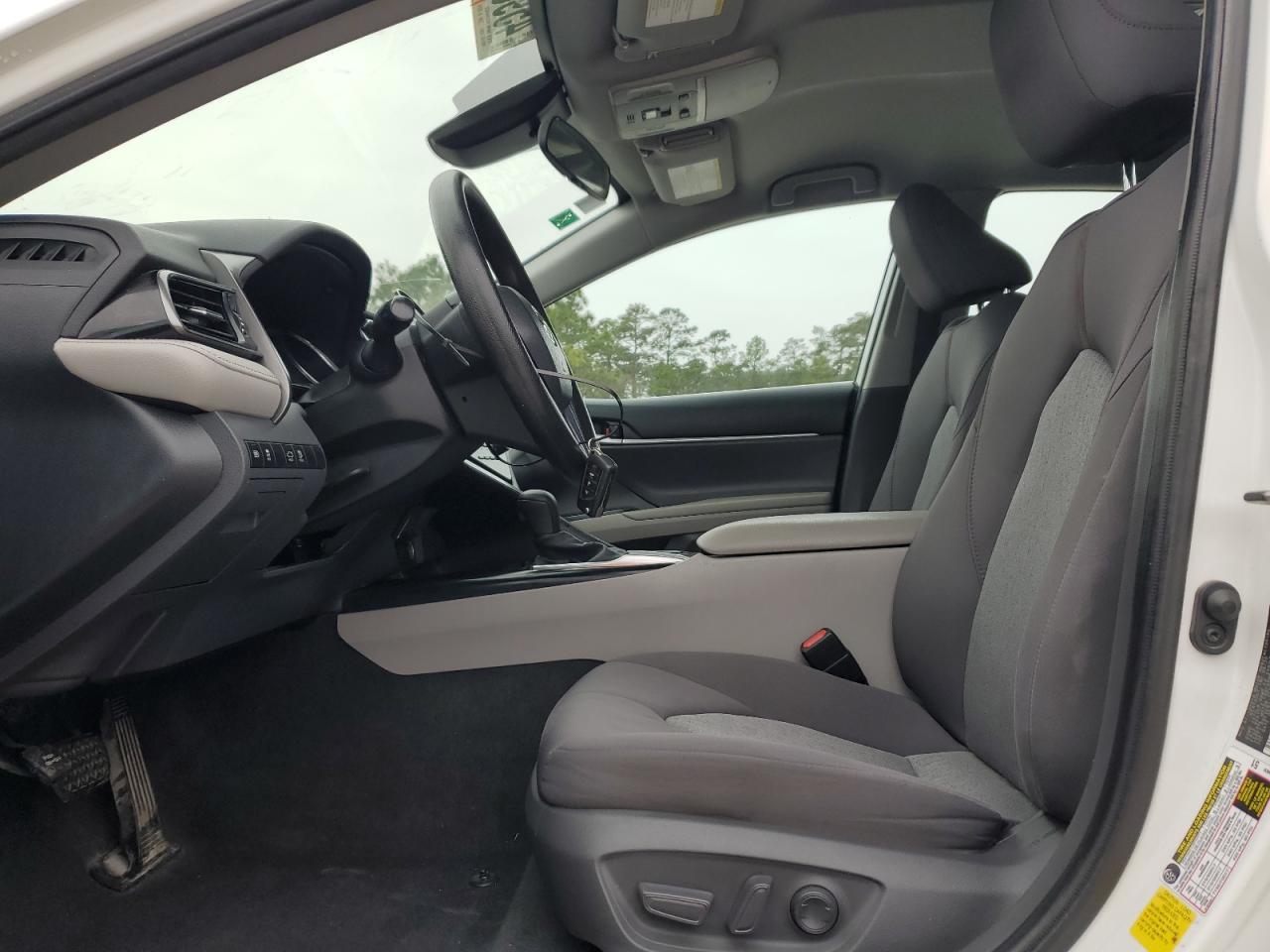 2020 TOYOTA CAMRY LE - Фото 7