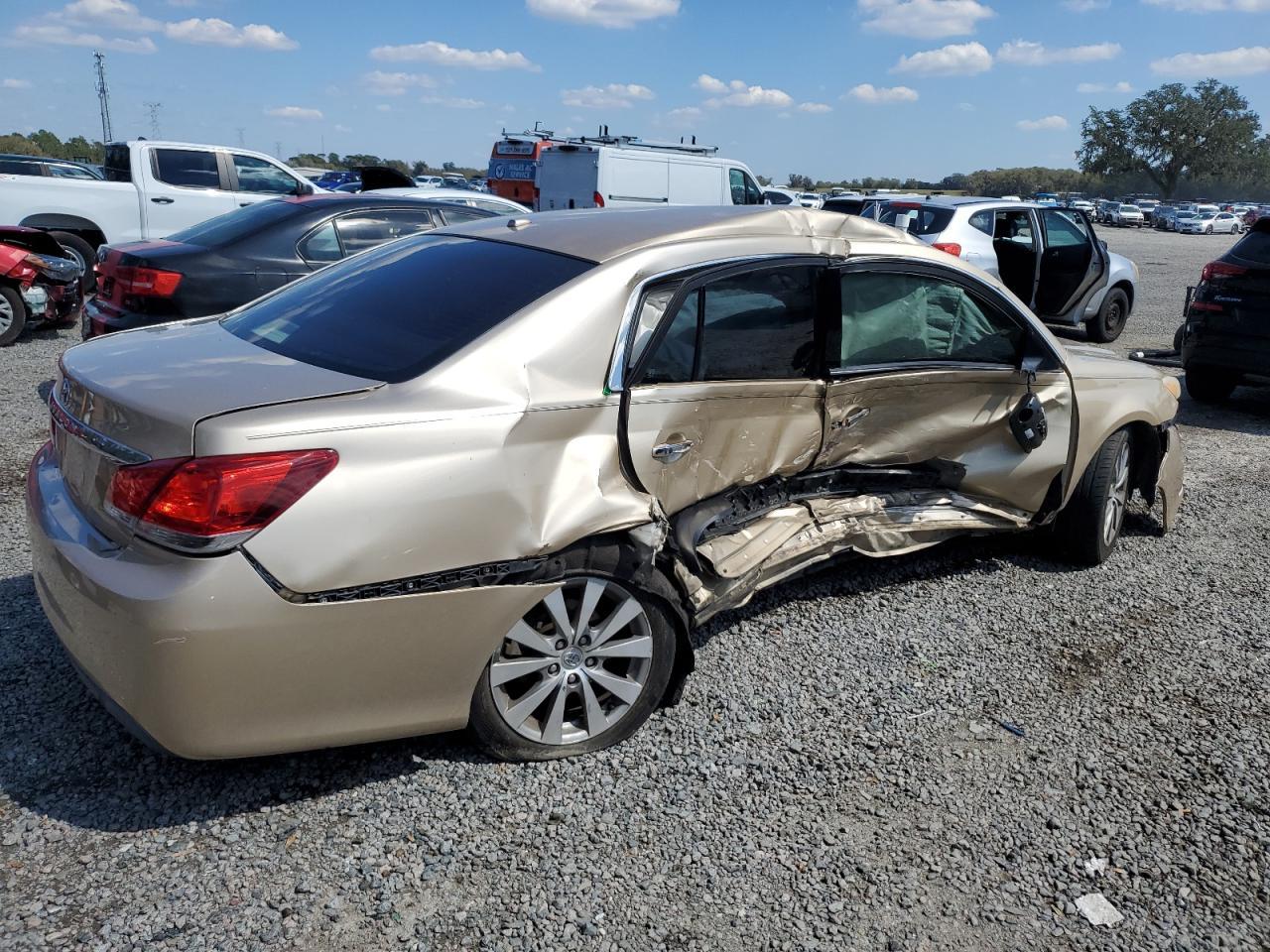2011 TOYOTA AVALON BAS - Image 3