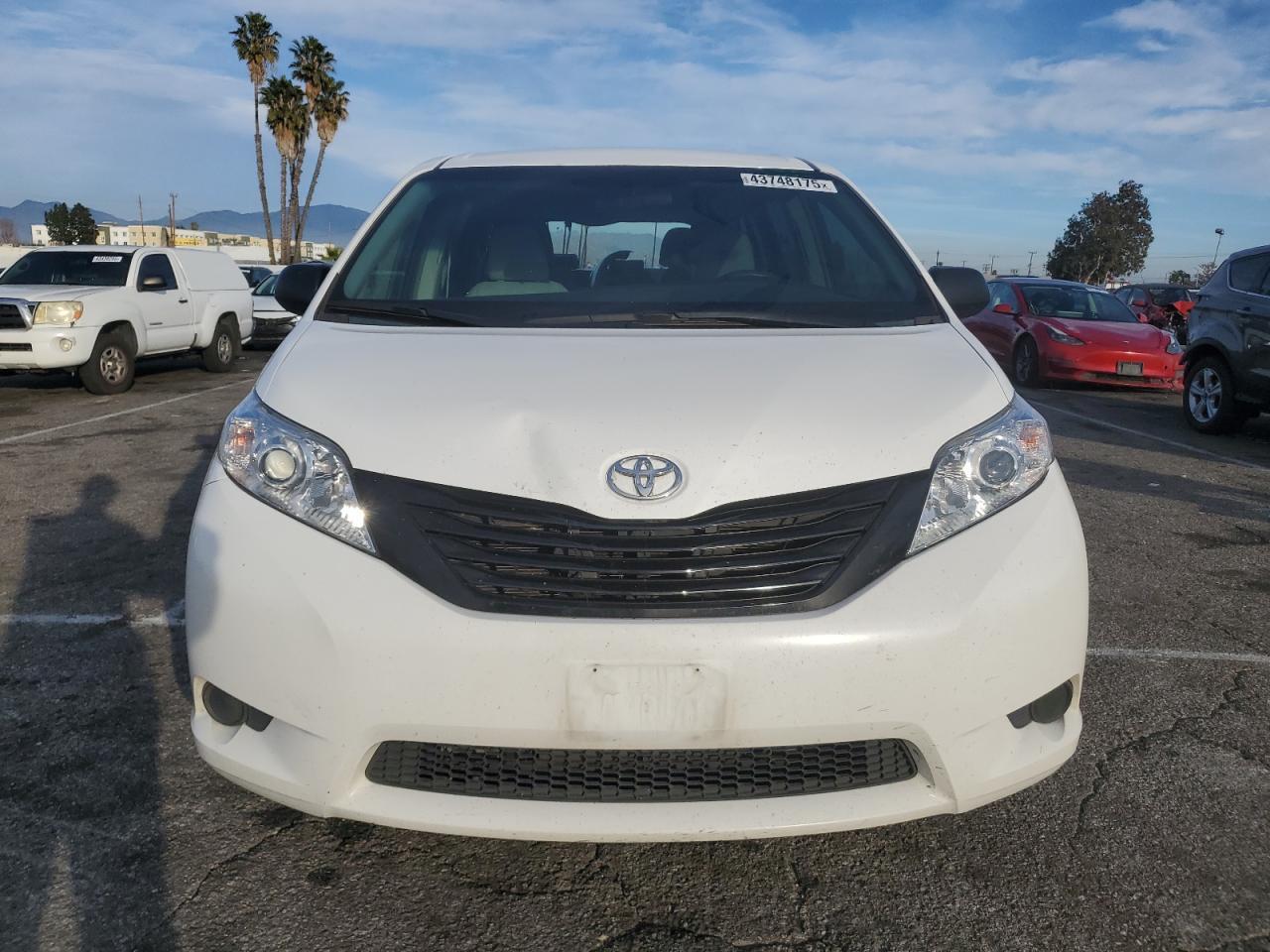 2015 TOYOTA SIENNA - Фото 5