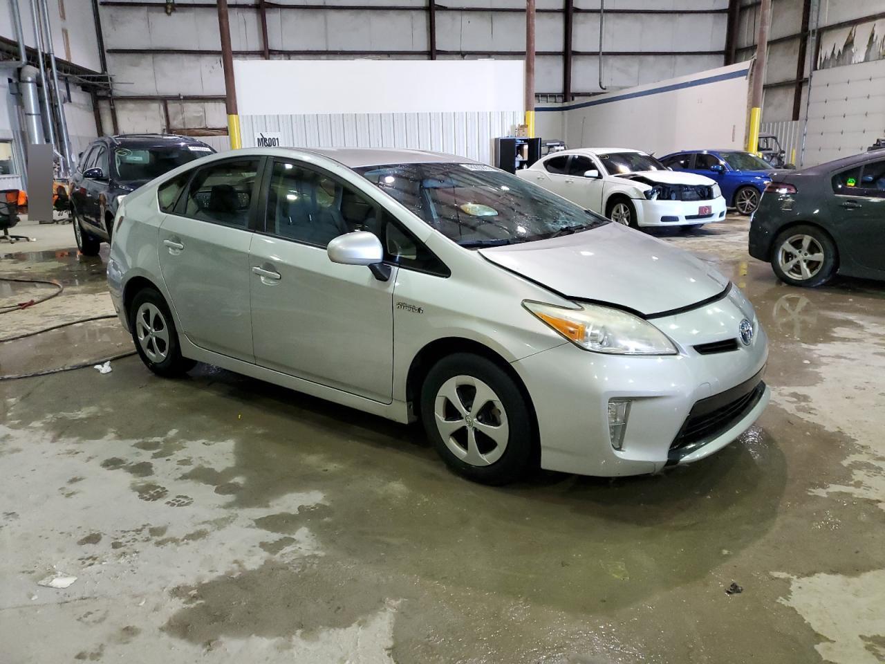 2013 TOYOTA PRIUS - Фото 4